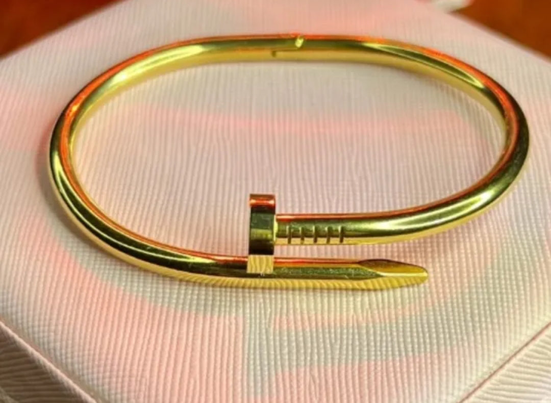 Gold-plated solid nail bracelet/bangle